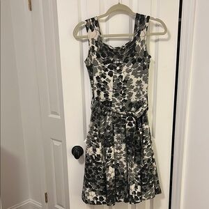 Effie’s Heart Retro Floral Sleeveless Belted Dress in Black Grey and White sz S
